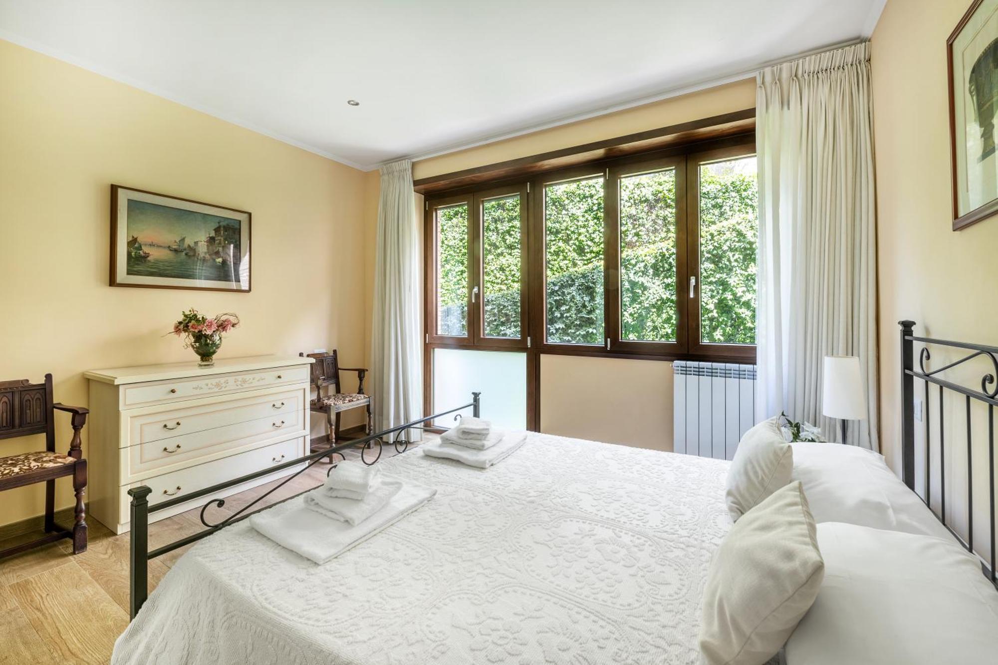 Apartment Dream I *